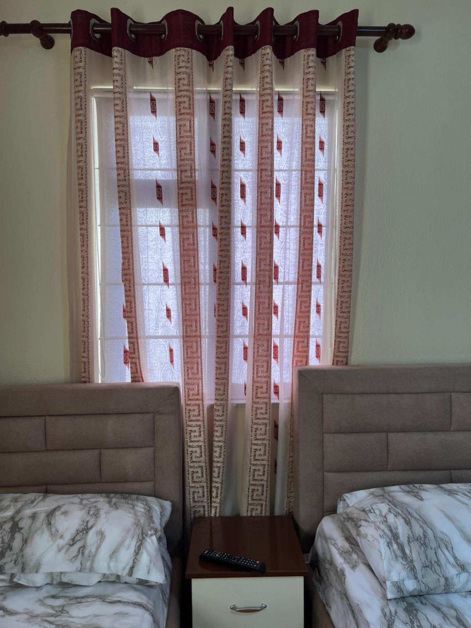 Berberi Guest House Pogradec Exterior photo